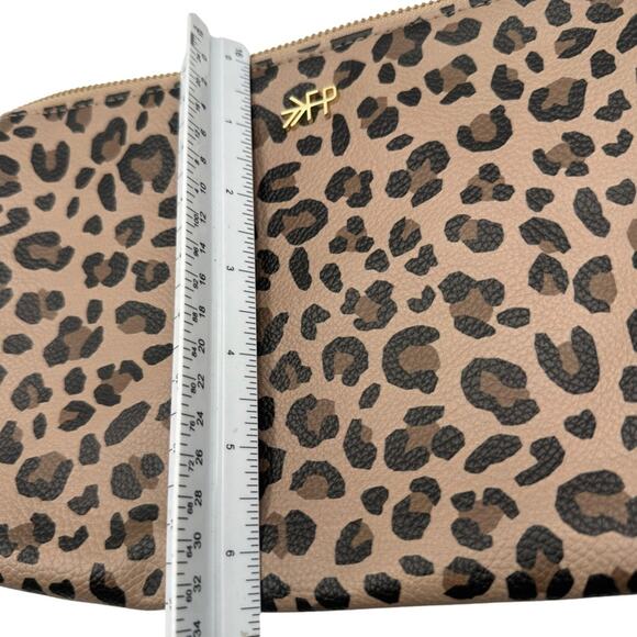 FRESHLY PICKED women's maternity Classic Zip Pouch - animal print - Picture 10 of 13